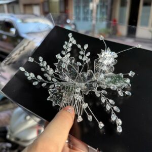 Xược cài tóc hoa trắng trong đính kết pha lê SP22267051